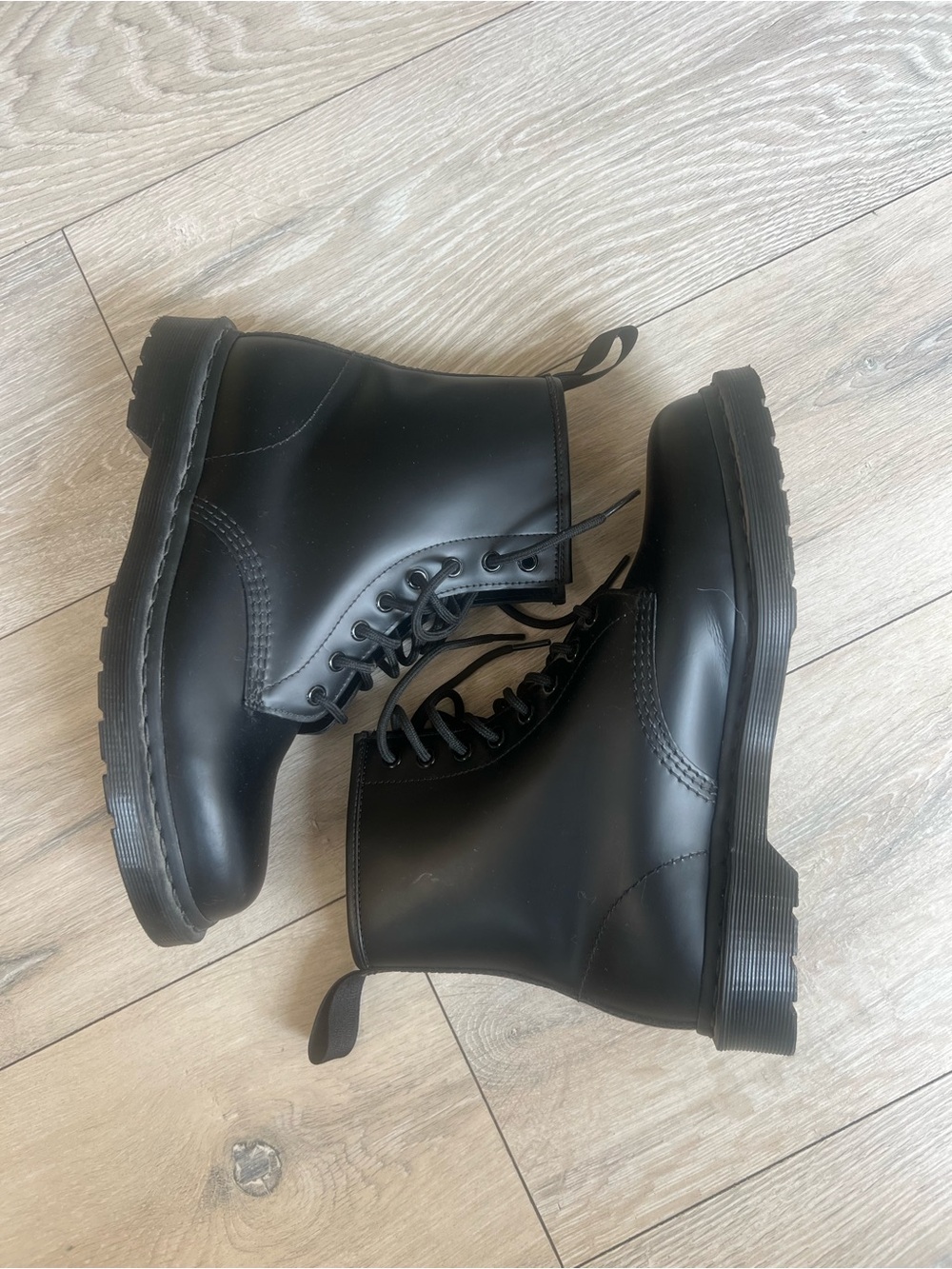 Dr. Martens Men’s Black Leather Lace-Up Boots